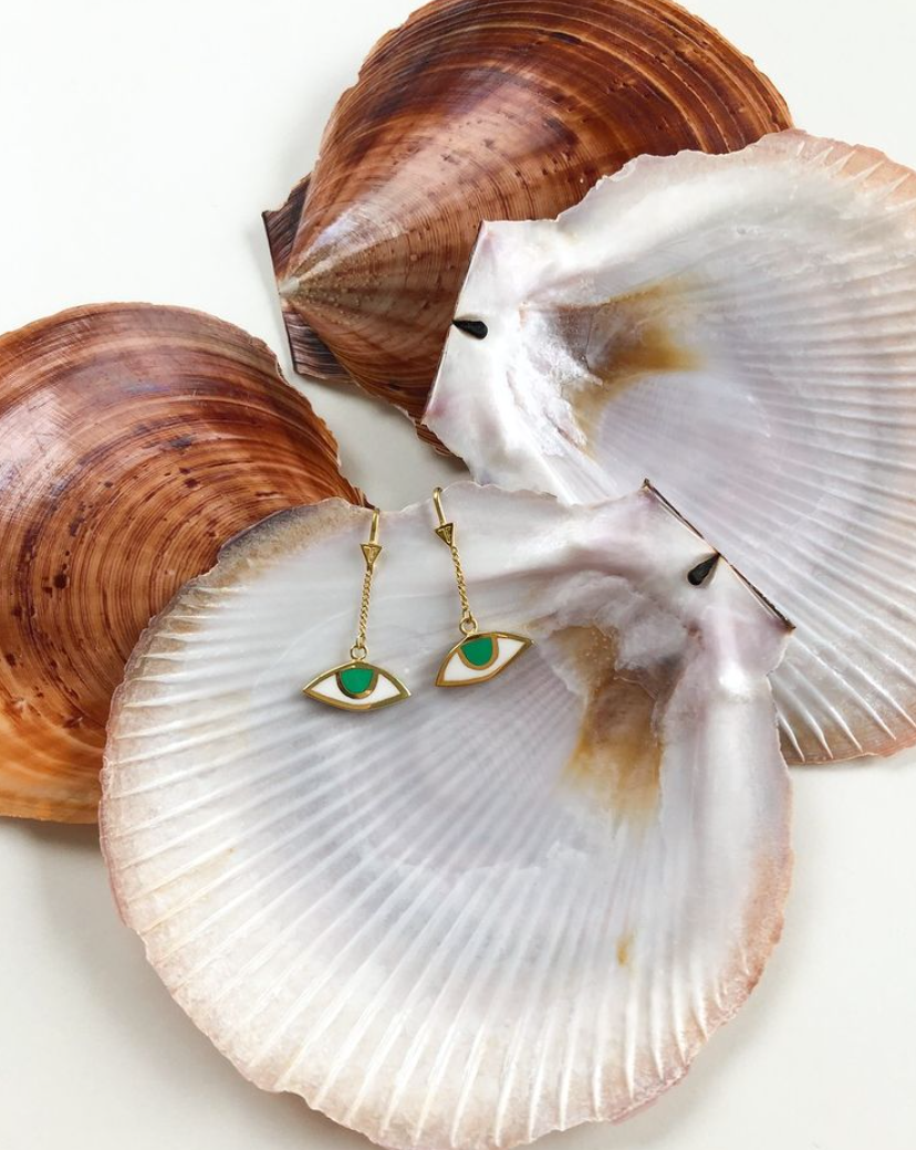 TIGER FRAME - EARRINGS - EGYPTIAN GREEN EYE PULL THROUGH - GOLD